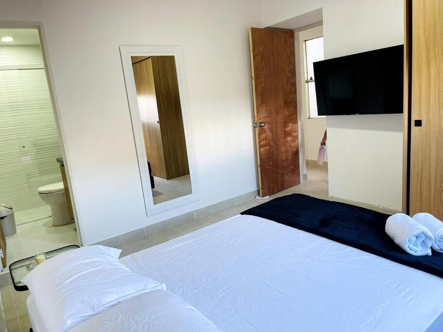 Apartment Acogedor,luz Natural , Agua Caliente ,200 Mbps,central. *
