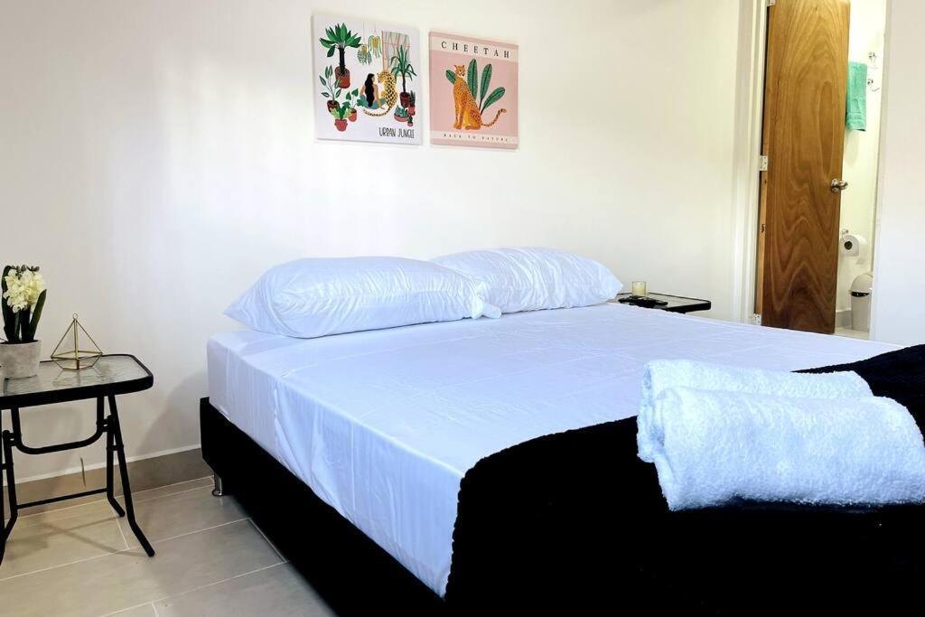 Apartment Acogedor,luz Natural , Agua Caliente ,200 Mbps,central. Medellin